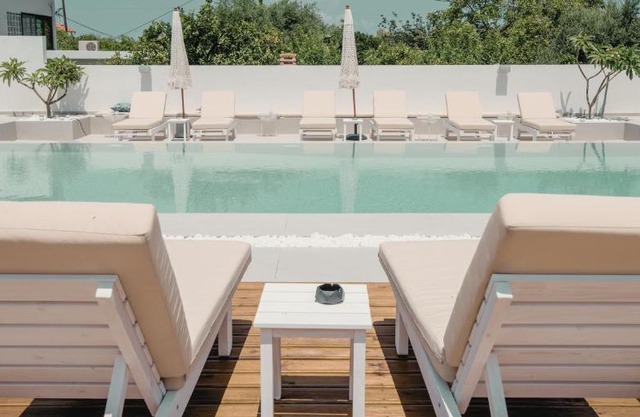 Ennea Suites-Frost suite