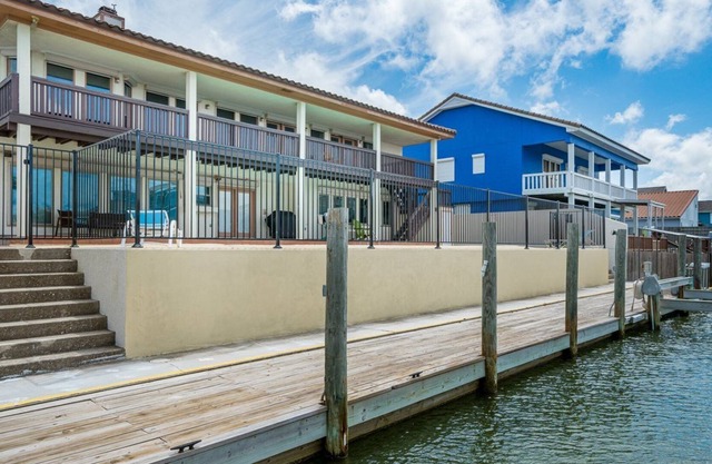 Enormous luxury home with a private pool in City By The Sea with access to the I