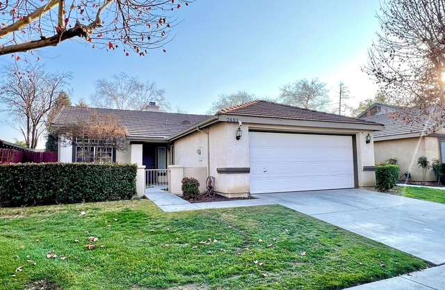 Entire 3-bedroom 2-Bathroom House in Bakersfield