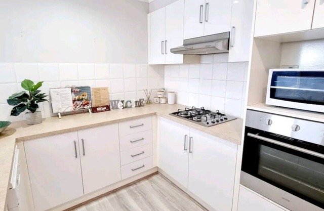 Entire 4 bedroom Berwick home, no sharing