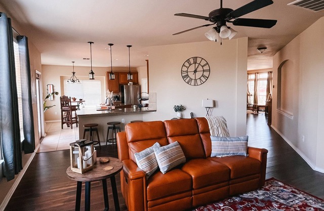 Entire house! Family Friendly/minutes to Sea World/Lackland AFB/SA Attractions