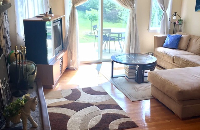 Entire Nice Quiet Home, Near All Colleges, Very Convenience in Central Wellesley