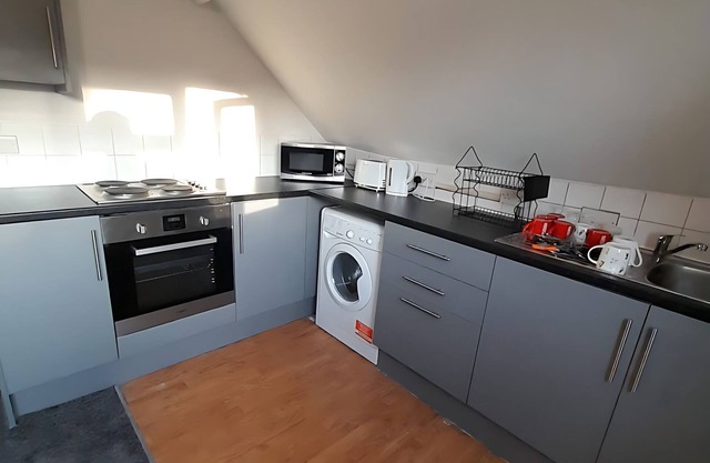 Entire Victoria Park Apartment With Free Parking
