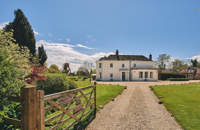 Equestrian Manor - Luxury Cottages
