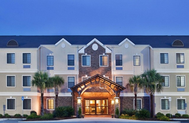 Equipped King Suite Near the Savannah Airport | Seasonal Pool Access