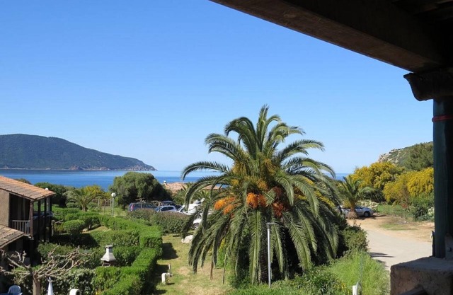 Erbalunga 80m from the Beach – Sea and Mountain View, Private Terrace, Air Conditioning and Wi-Fi
