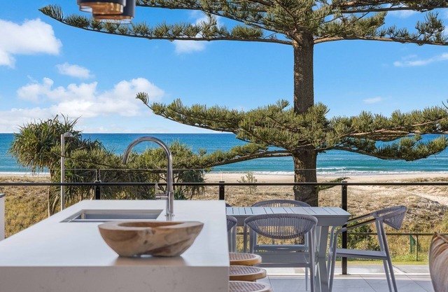 Escape 202 - Beachfront Luxury in Bilinga - Linen Provided - Min. 3 Night Stays