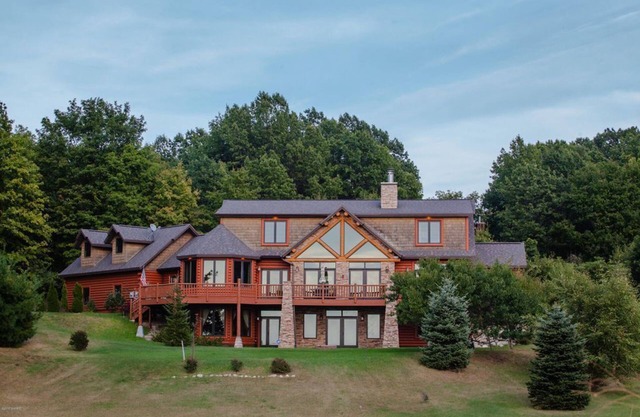 Escape to Nature. Indulge in Comfort. Create Unforgettable Memories.