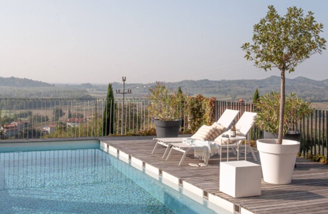 Escape to Paradise: Your Private Pool Awaits, Alma