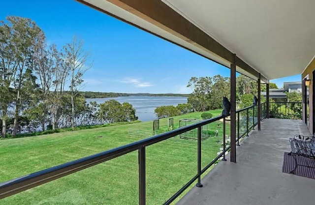 Escape to the River Spectacular views Dual Living
