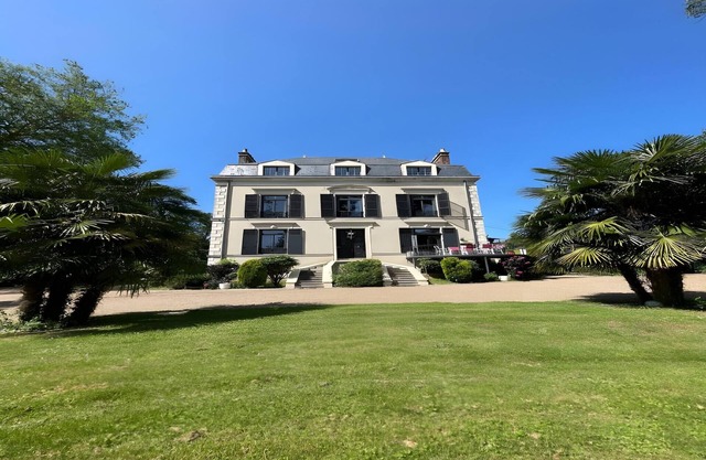Estate in Saint-Pavace near Le Mans Circuit