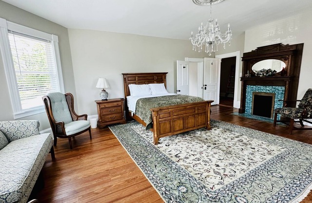 Estes Manor Sperryville Room 4