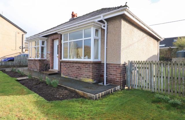 EUSEBANK, family friendly, with open fire in Pooley Bridge