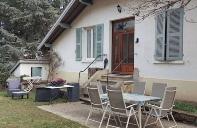 Evasion en Campagne ou la Maison du Chien Assis