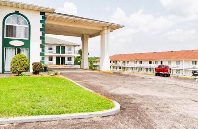 Evergreen Inn