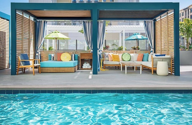 Everything You Need For The Perfect Vacation! Rooftop Pool, Pets Allowed!