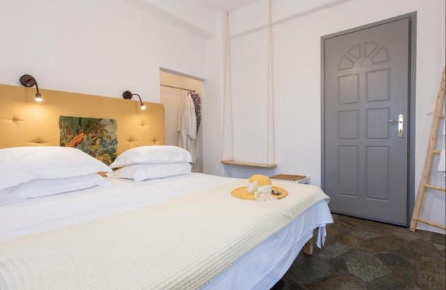 Evi Rooms