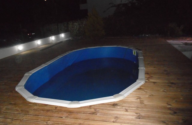 Excellent location quiet free parking, modernly furnished,electronically equippe