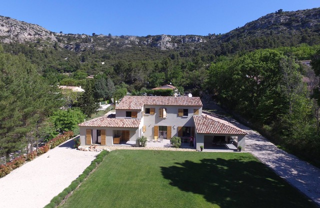 Exceptional country house on the mountain of Sainte Victoire, Aix en Provence