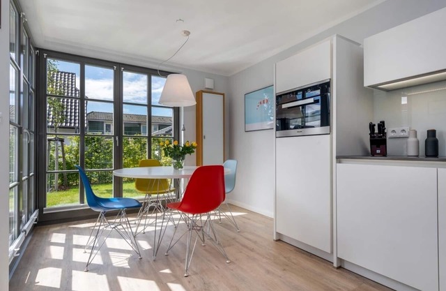 Exclusive apartment in central location with garden, fireplace, WLAN, PS5, FIFA25, karaoke