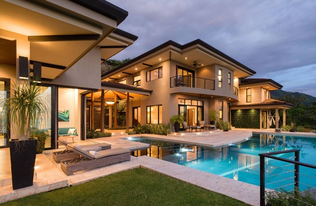 Exclusive Villa: Gym, Infinity Pool & Housekeeping – Casa Symbiotica