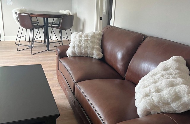 Executive Furnished Apartment, Home away from Home
