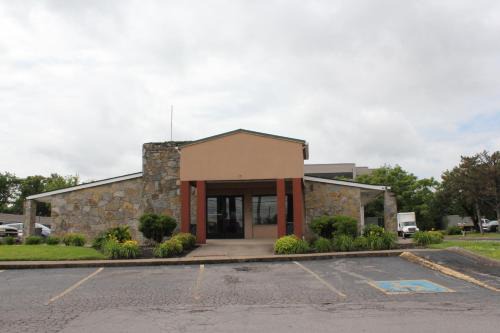 Executive Inn & Suites