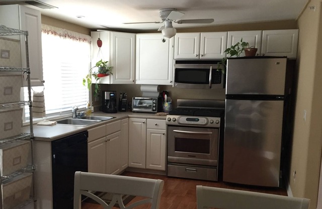 Executive Retreat Newly Remodeled located in quiet, private setting