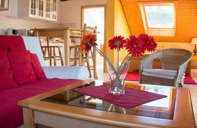 Exklusives Dachgeschossstudio mit Dachterrasse, stadtnah