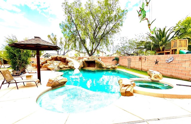 Expansive Fully Furnished 4-Bedroom Home w/Pool – Perfect for Traveling Pros