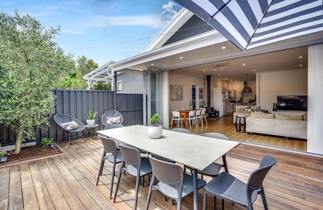 Experience a Cozy 3 Bed Fishermans Cottage- Goolwa Waterfront - Pet Friendly