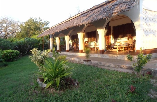 Experience a unique and sustainable vacation in Africa. Be environmently aware book our Eco-Friendly Villa