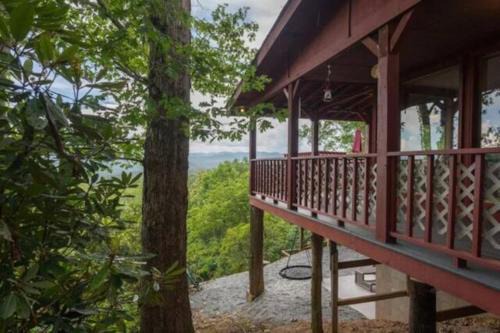 Experience breathtaking mountain views at Tsali Sunrise, sleeps up to 8