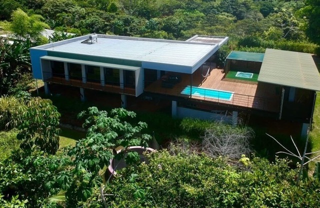 Experience Pavones in our 4-bed luxury house with an ocean view and sunsets