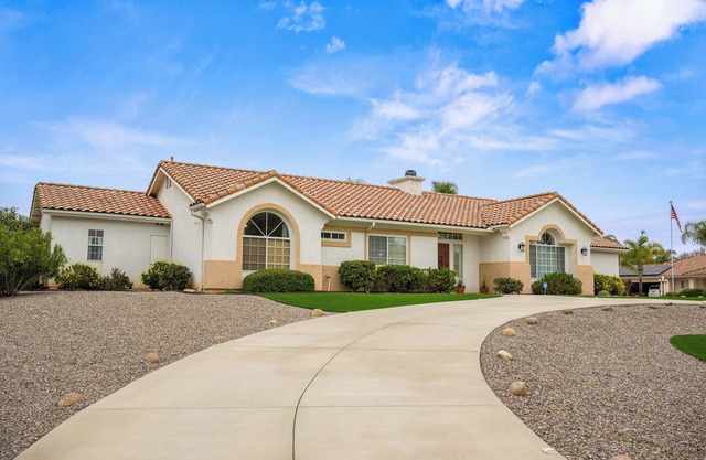 Explore Ramona's Vineyards: Tranquil Home w/Yard