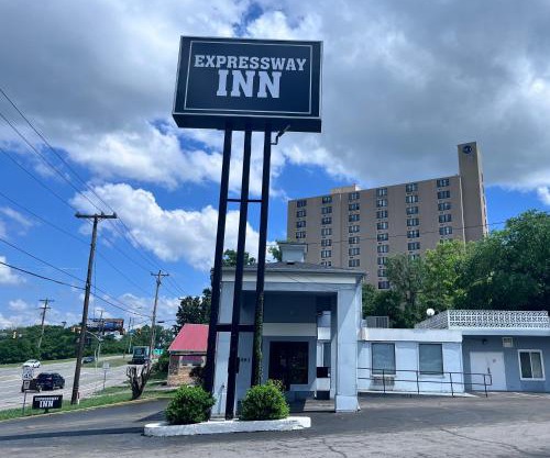 Expressway Inn