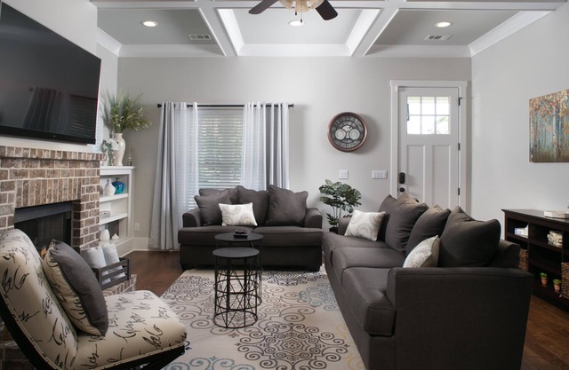 Exquisite Cottage Near Historic Savannah and Tybee