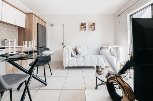 Exquisite Getaway - Luxury Apartment
