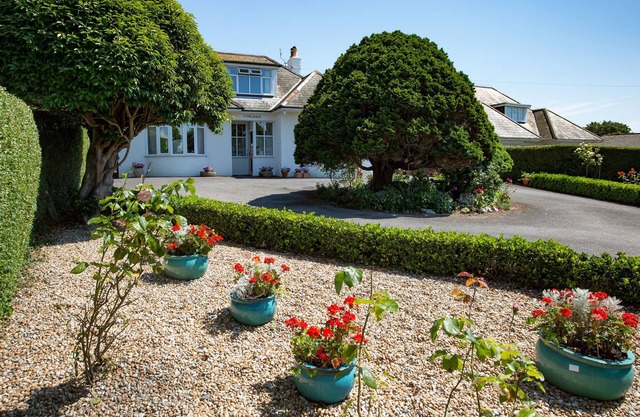 Eypeleaze B & B