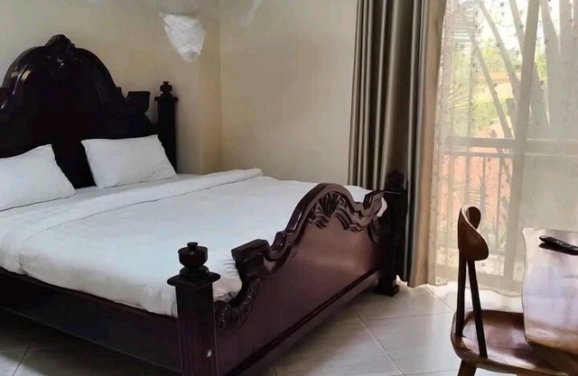 Eziana Palm Hotels