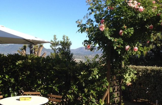 F2 comfortable villa ground floor, near the sea. Ideal for couples