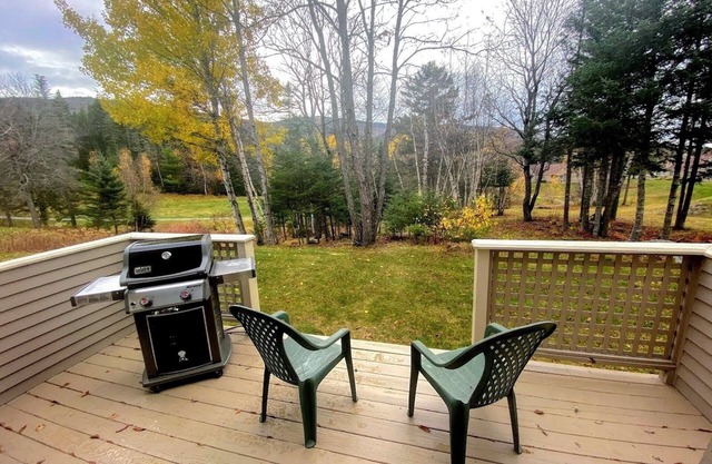 F28 Fairway Village home on the Mt. Washington golf course! Walk to Mt Washington Hotel