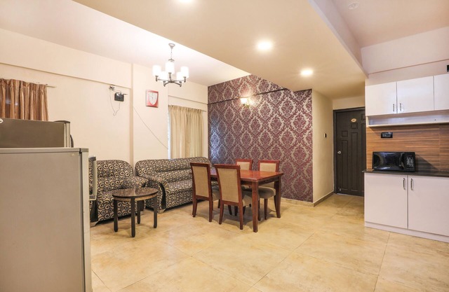 Fabhotel Frazer Suites