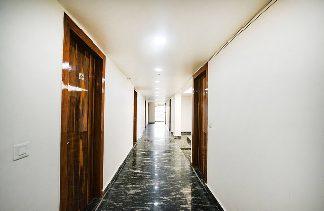 Fabhotel Mona Continental