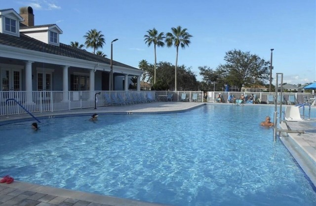 Fabulous 3 bedroom Townhouse with Clubhouse and Amenities