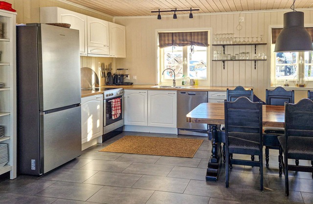 Fabulous views await you in this vacation home in a mountainous location.