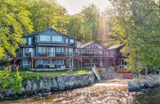 Fabulous Waters Edge with Sandy exclusive beach