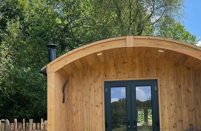 Fairwater Lodges - Shepherd Hut Holiday, dog friendly with hot tub