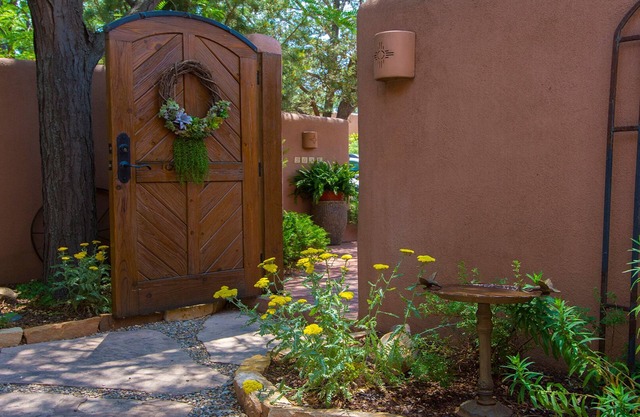 Fall Colors & Great Weather! The Land of Enchantment!n2 BR, 2BA, 2 Patios!