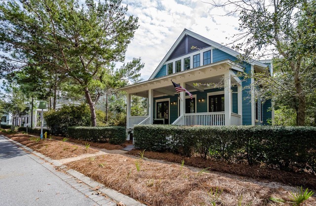 Fall Dates Available! Gourmet Chef's Kitchen! Multiple Porches! Includes 4 Bikes!